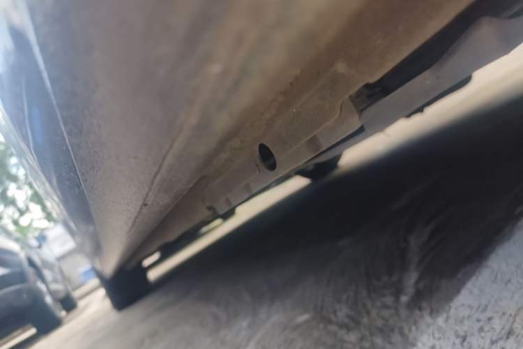 Used Peugeot 408 2014 1.8L Automatic Luxury Edition Left Side Sill