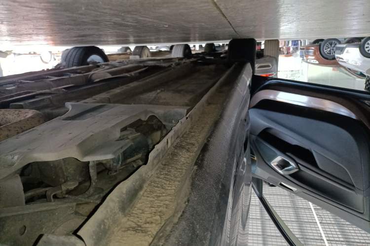 Used Peugeot 408 2014 1.8L Automatic Luxury Edition Left Side Sill