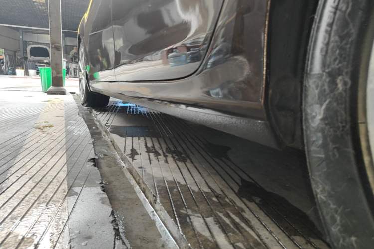 Used Peugeot 408 2014 1.8L Automatic Luxury Edition Left Side Sill