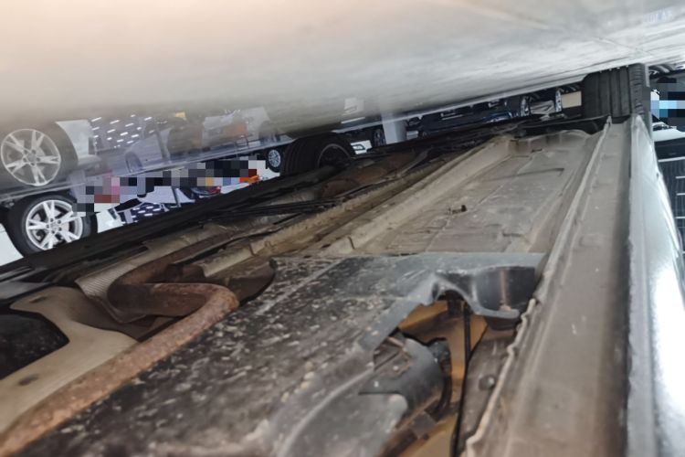 Used Peugeot 408 2014 1.8L Automatic Luxury Edition Left Side Sill