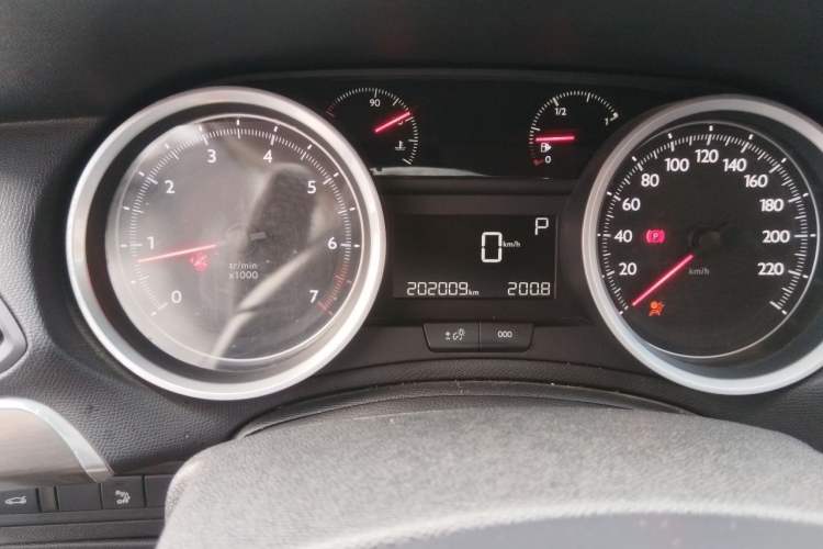Used Peugeot 408 2014 1.8L Automatic Luxury Edition Odometer Close Up