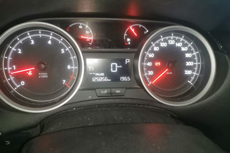 Used Peugeot 408 2014 1.8L Automatic Luxury Edition Odometer Close Up