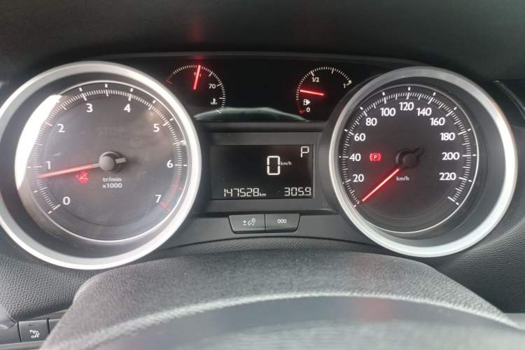 Used Peugeot 408 2014 1.8L Automatic Luxury Edition Odometer Close Up