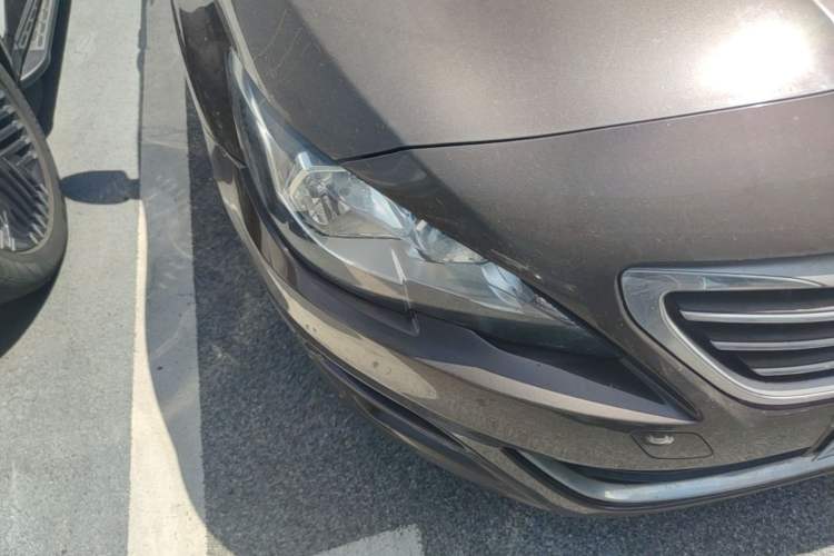 Used Peugeot 408 2014 1.8L Automatic Luxury Edition Right Front Headlight