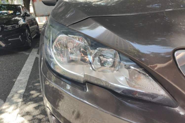 Used Peugeot 408 2014 1.8L Automatic Luxury Edition Right Front Headlight