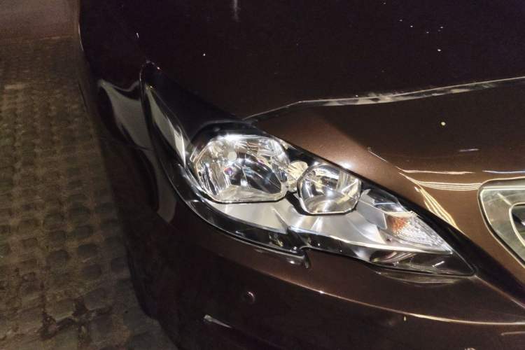 Used Peugeot 408 2014 1.8L Automatic Luxury Edition Right Front Headlight