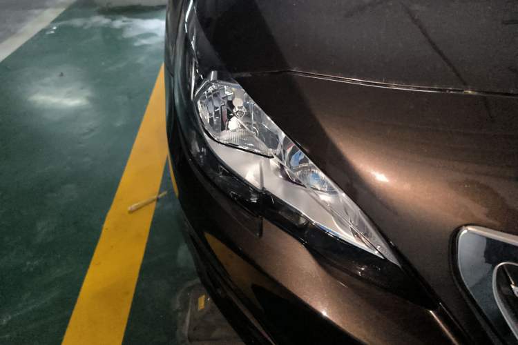 Used Peugeot 408 2014 1.8L Automatic Luxury Edition Right Front Headlight