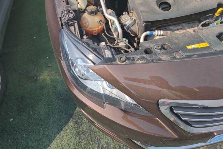 Used Peugeot 408 2014 1.8L Automatic Luxury Edition Right Front Headlight