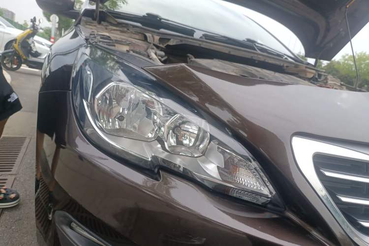 Used Peugeot 408 2014 1.8L Automatic Luxury Edition Right Front Headlight