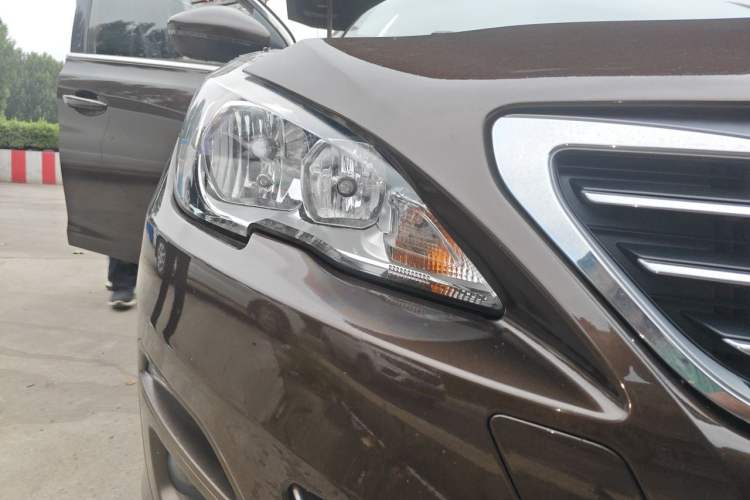 Used Peugeot 408 2014 1.8L Automatic Luxury Edition Right Front Headlight