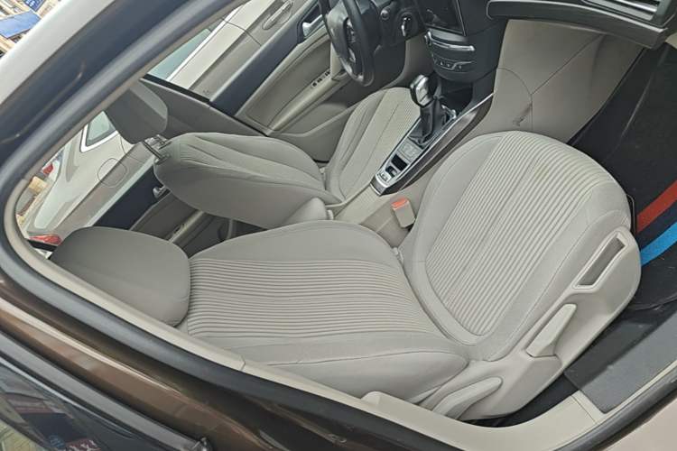 Used Peugeot 408 2014 1.8L Automatic Luxury Edition Right Front Seat