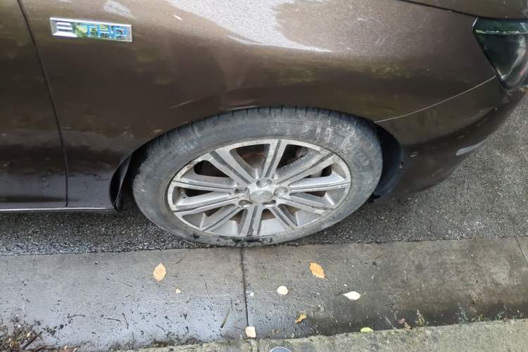 Used Peugeot 408 2014 1.6T Automatic Supreme Edition Right Front Wheel Hub