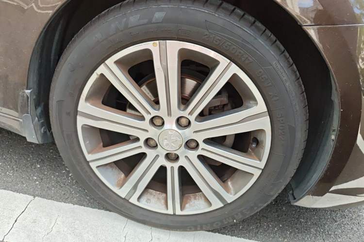 Used Peugeot 408 2014 1.8L Automatic Luxury Edition Right Front Wheel Hub