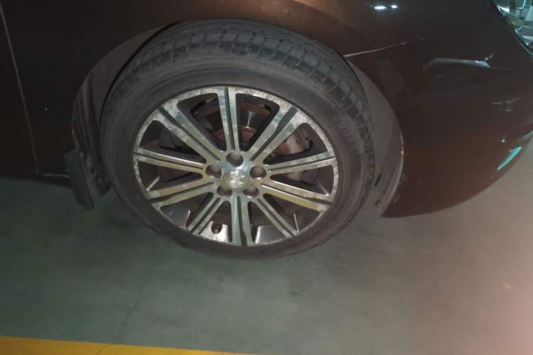 Used Peugeot 408 2014 1.8L Automatic Luxury Edition Right Front Wheel Hub