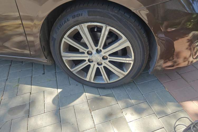 Used Peugeot 408 2014 1.8L Automatic Luxury Edition Right Front Wheel Hub