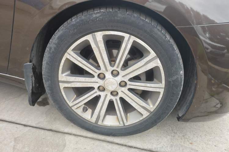 Used Peugeot 408 2014 1.8L Automatic Luxury Edition Right Front Wheel Hub