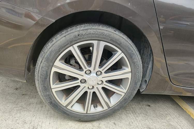 Used Peugeot 408 2014 1.8L Automatic Luxury Edition Right Rear Wheel Hub