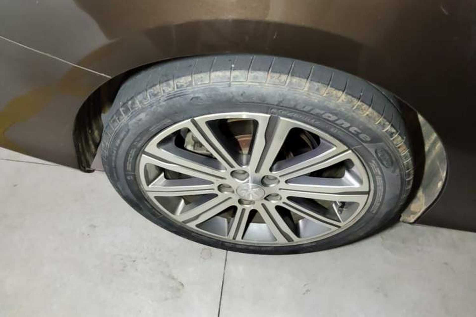 Used Peugeot 408 2014 1.8L Automatic Luxury Edition Right Rear Wheel Hub