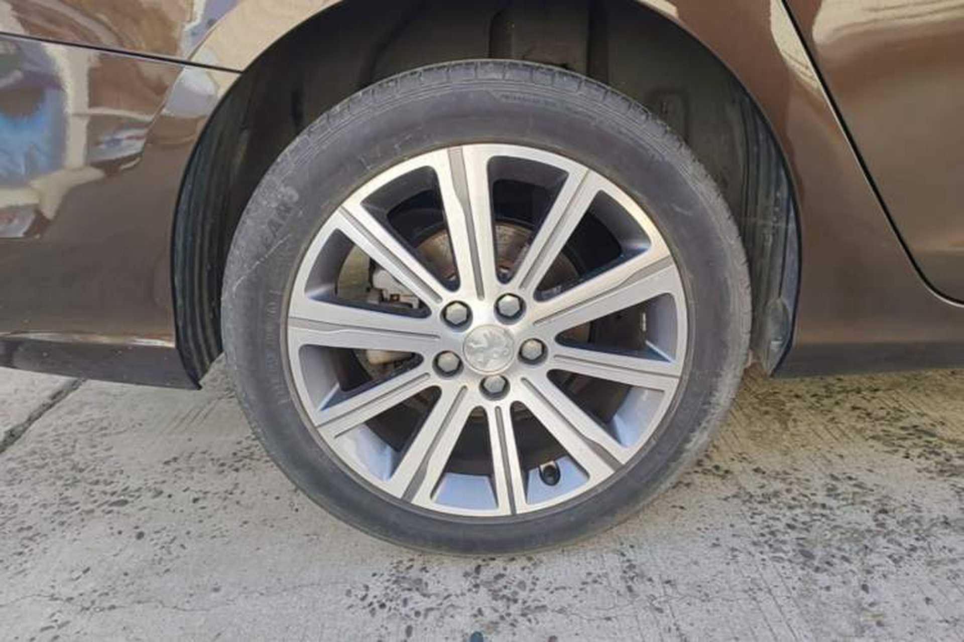 Used Peugeot 408 2014 1.8L Automatic Luxury Edition Right Rear Wheel Hub