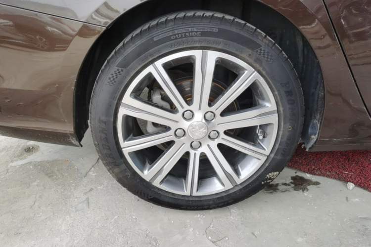 Used Peugeot 408 2014 1.8L Automatic Luxury Edition Right Rear Wheel Hub