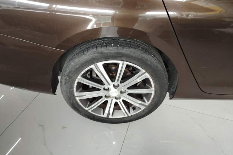Used Peugeot 408 2014 1.8L Automatic Luxury Edition Right Rear Wheel Hub