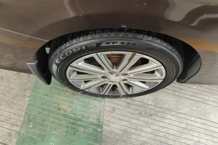 Used Peugeot 408 2014 1.8L Automatic Luxury Edition Right Rear Wheel Hub