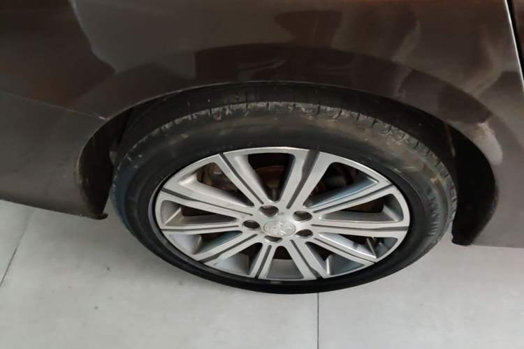 Used Peugeot 408 2014 1.8L Automatic Luxury Edition Right Rear Wheel Hub