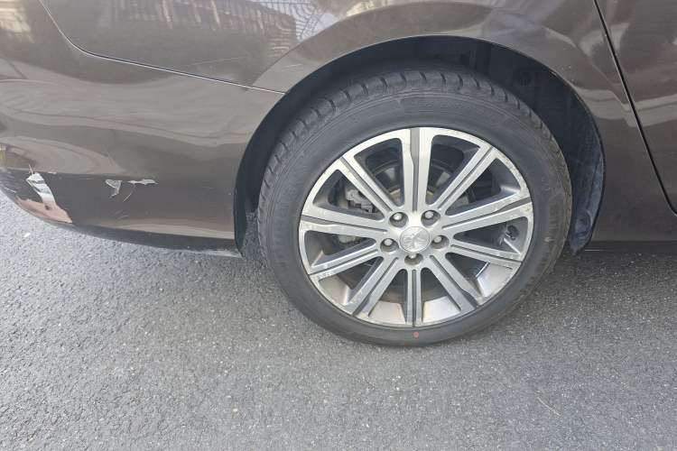 Used Peugeot 408 2014 1.8L Automatic Luxury Edition Right Rear Wheel Hub