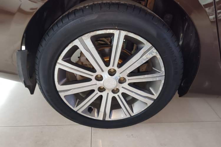 Used Peugeot 408 2014 1.8L Automatic Luxury Edition Right Rear Wheel Hub
