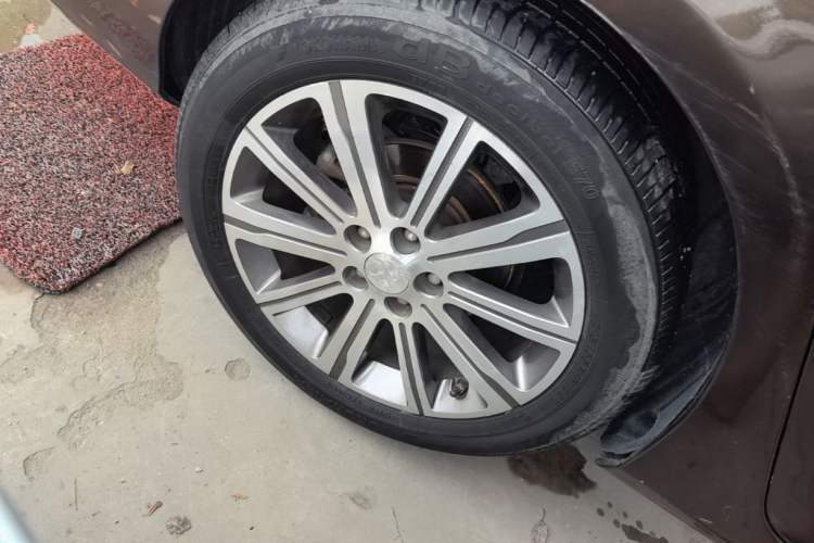 Used Peugeot 408 2014 1.8L Automatic Luxury Edition Right Rear Wheel Hub