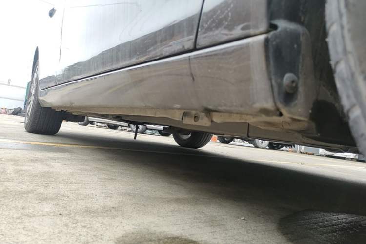 Used Peugeot 408 2014 1.8L Automatic Luxury Edition Right Side Sill