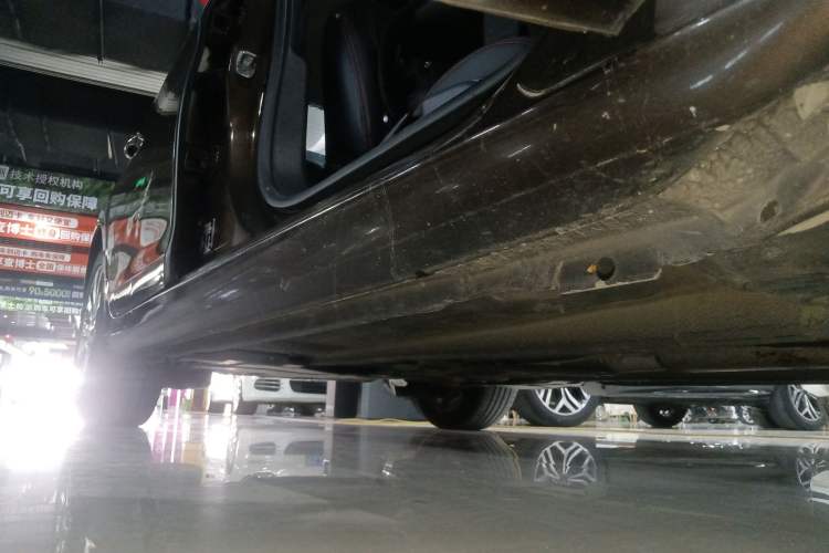 Used Peugeot 408 2014 1.8L Automatic Luxury Edition Right Side Sill