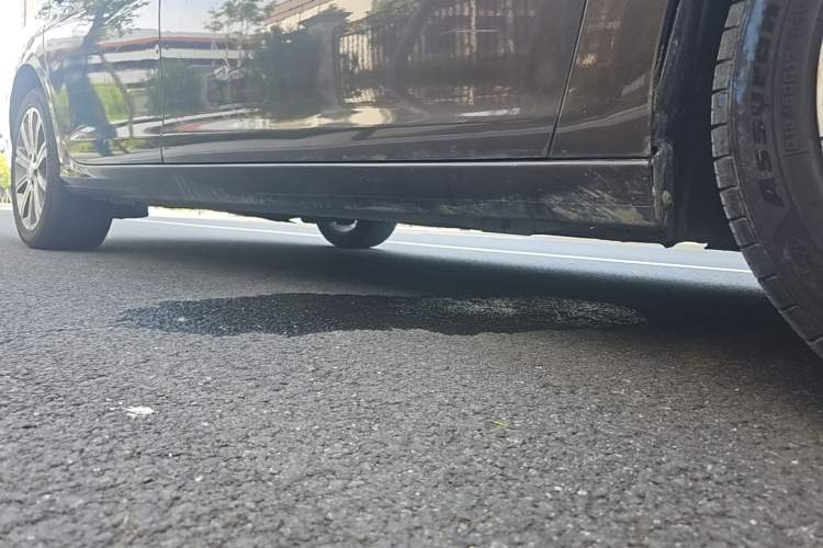 Used Peugeot 408 2014 1.8L Automatic Luxury Edition Right Side Sill