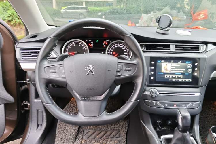 Used Peugeot 408 2014 1.6T Automatic Supreme Edition Steering Wheel