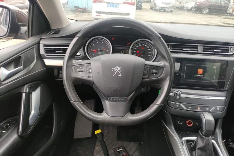 Used Peugeot 408 2014 1.8L Automatic Luxury Edition Steering Wheel