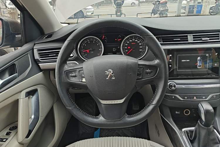 Used Peugeot 408 2014 1.8L Automatic Luxury Edition Steering Wheel