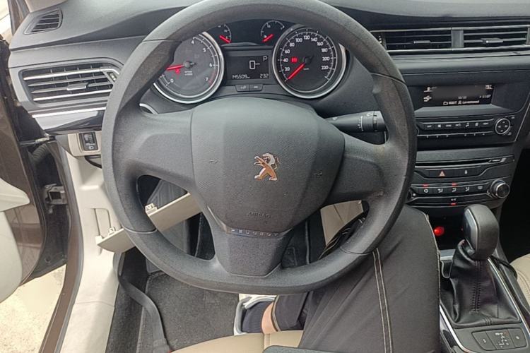 Used Peugeot 408 2014 1.8L Automatic Leading Edition Steering Wheel