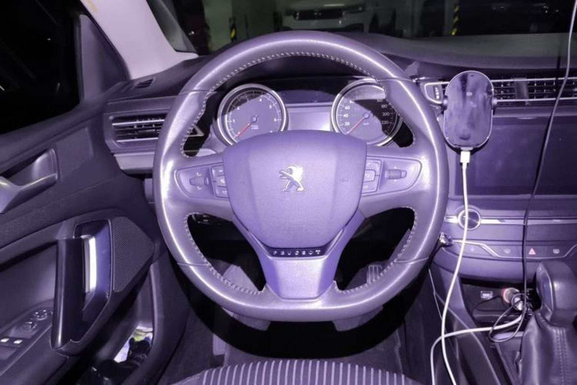 Used Peugeot 408 2014 1.8L Automatic Luxury Edition Steering Wheel