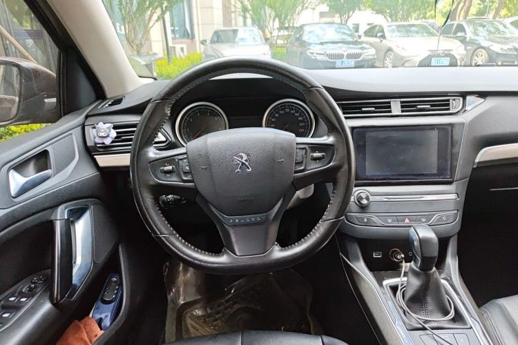 Used Peugeot 408 2014 1.8L Automatic Luxury Edition Steering Wheel