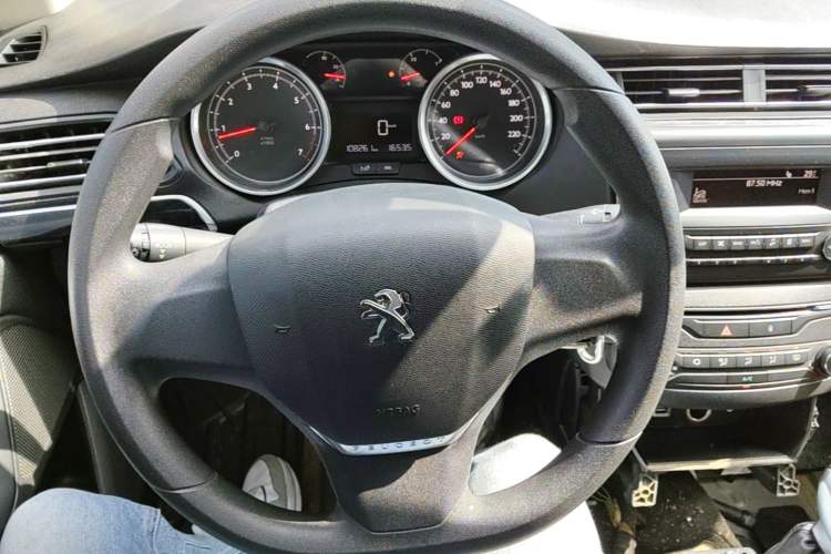 Used Peugeot 408 2014 1.8L Manual Leading Edition Steering Wheel