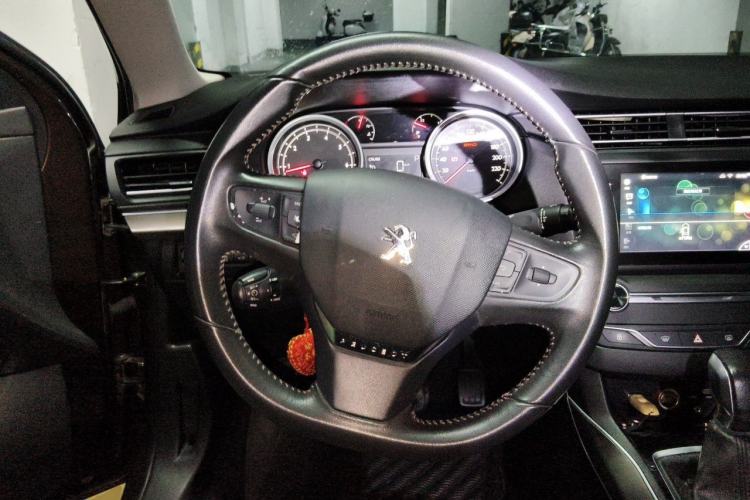 Used Peugeot 408 2014 1.8L Automatic Luxury Edition Steering Wheel