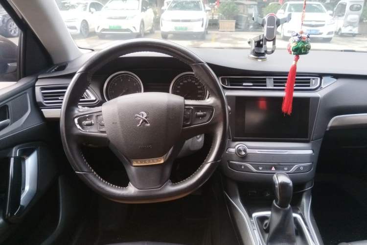 Used Peugeot 408 2014 1.8L Automatic Luxury Edition Steering Wheel