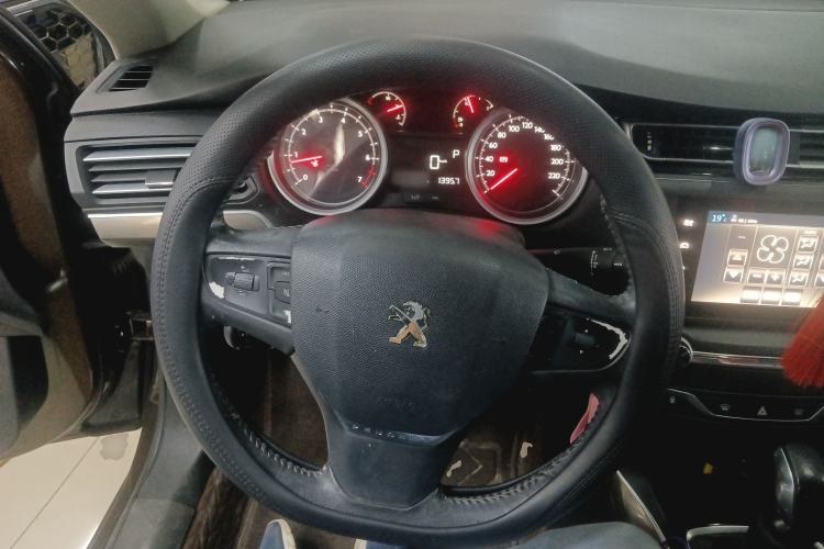 Used Peugeot 408 2014 1.8L Automatic Luxury Edition Steering Wheel