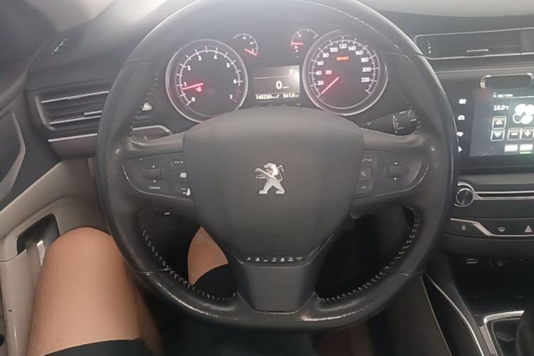 Used Peugeot 408 2014 1.6T Automatic Prestige Edition Steering Wheel