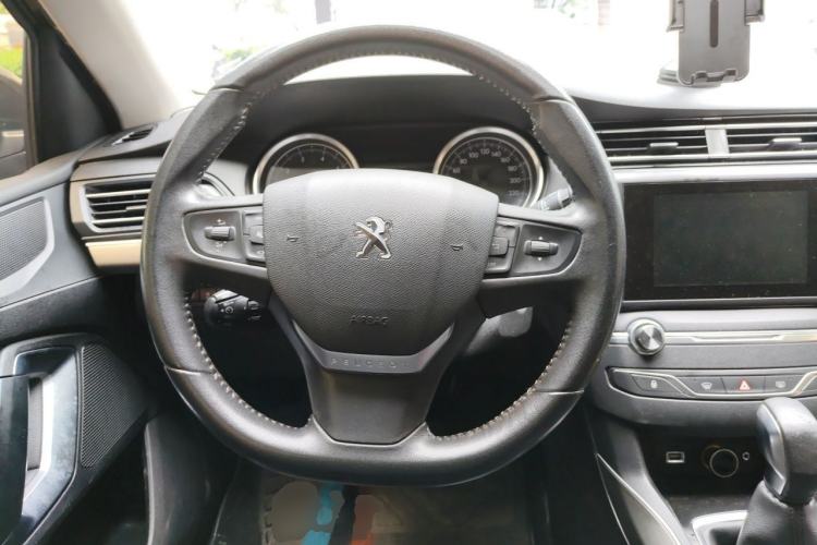 Used Peugeot 408 2014 1.8L Automatic Luxury Edition Steering Wheel