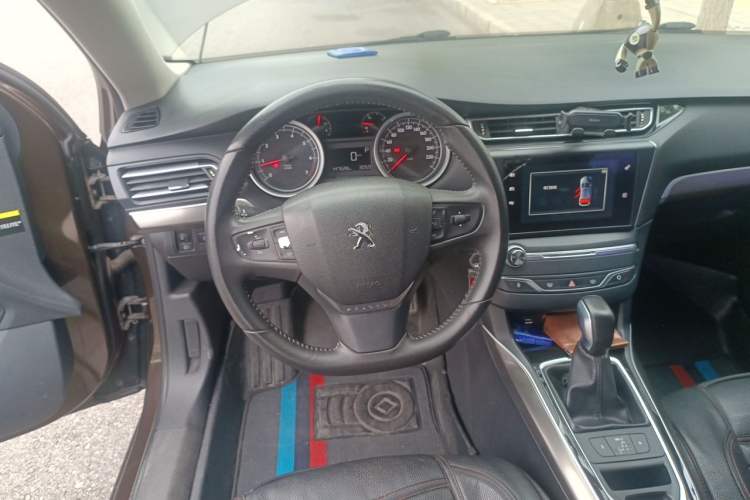 Used Peugeot 408 2014 1.8L Automatic Luxury Edition Steering Wheel