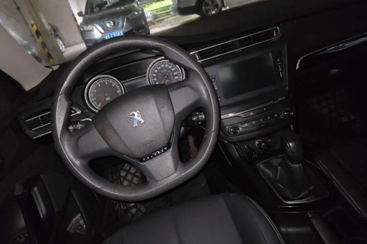Used Peugeot 408 2014 1.8L Manual Leading Edition Steering Wheel