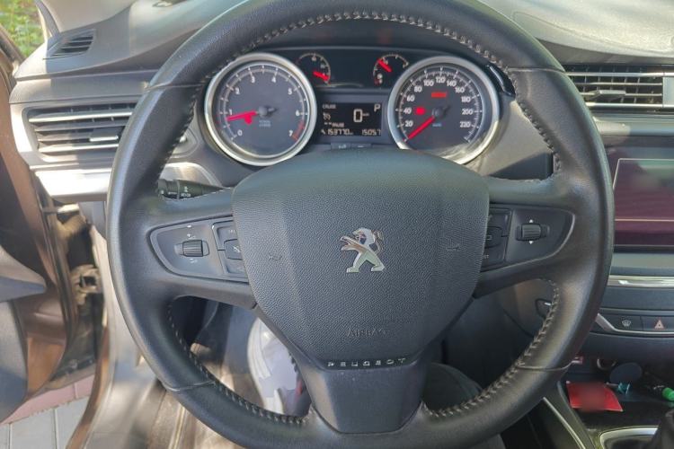 Used Peugeot 408 2014 1.8L Automatic Luxury Edition Steering Wheel