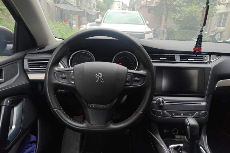 Used Peugeot 408 2014 1.6T Automatic Prestige Edition Steering Wheel