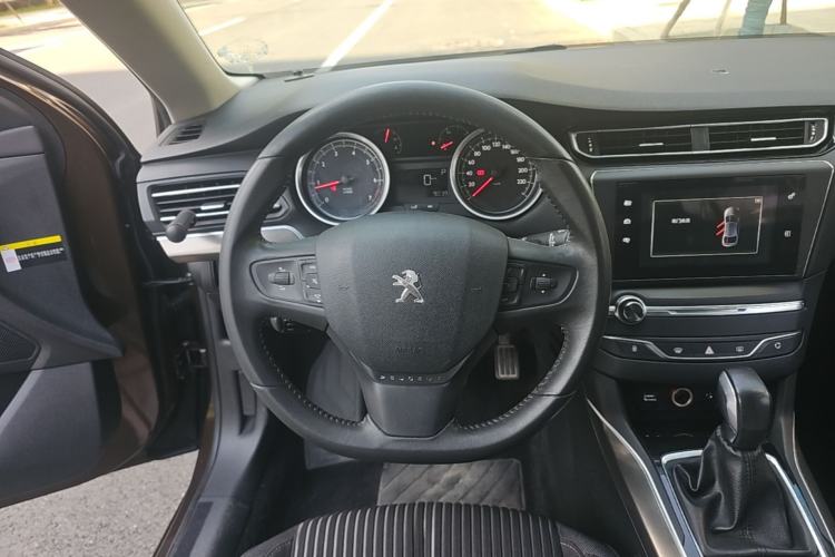 Used Peugeot 408 2014 1.8L Automatic Luxury Edition Steering Wheel